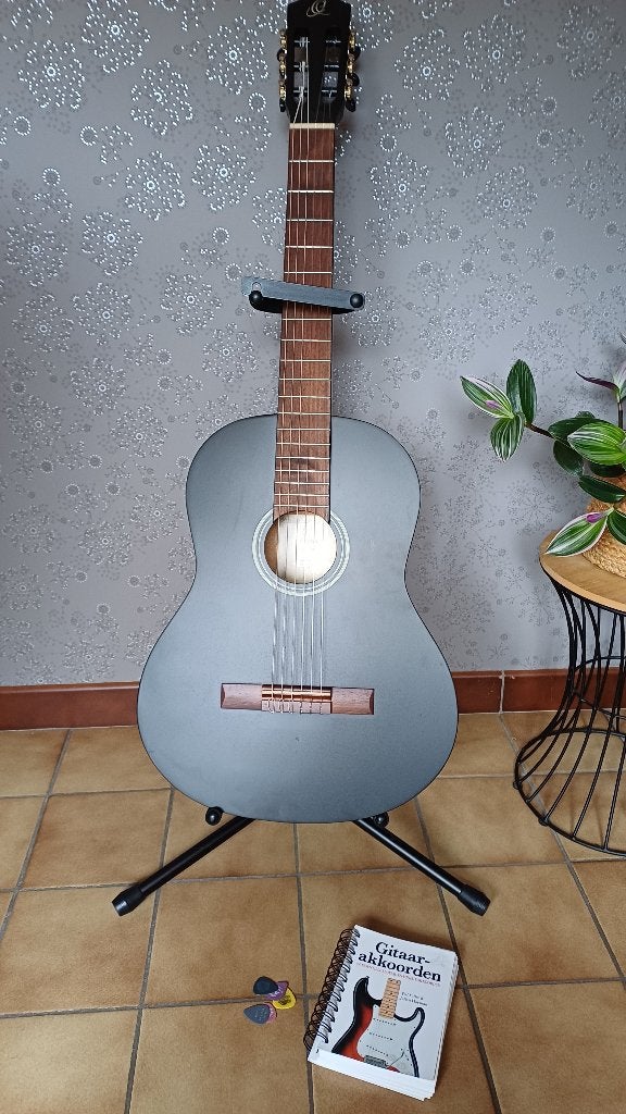 Gitaar Ortega, Ophalen, Zo goed als nieuw