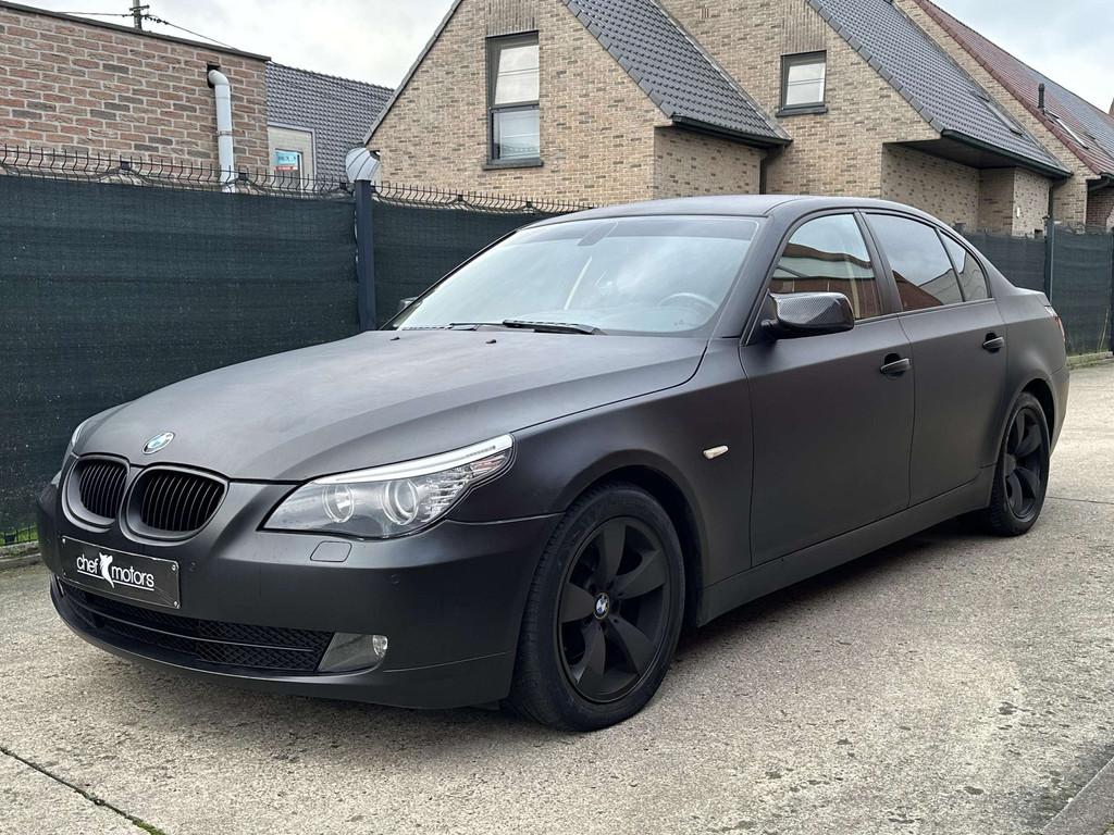 BMW 520i Benzine | Automaat | Facelift, Auto's, Automaat, 4 deurs, Multifunctioneel stuurwiel, Beige