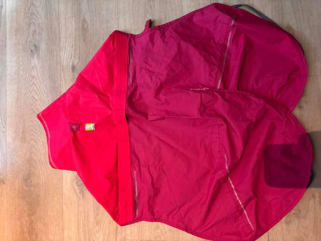 Ruffwear - sun shower dog raincoat, Dieren en Toebehoren, Ophalen of Verzenden, Zo goed als nieuw