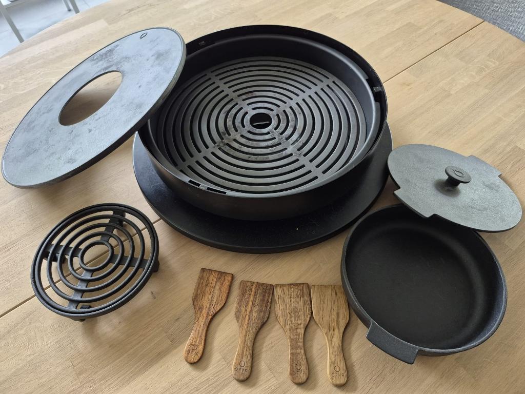 ofyr tabl'o - bbq, Tuin en Terras, Houtskoolbarbecues, Ophalen, Zo goed als nieuw, Ofyr, Met accessoires