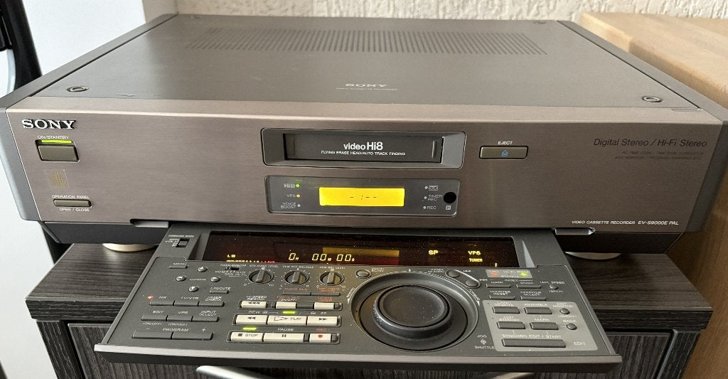 Sony EV-S9000E Video8 Hi8 Recorder, Montage