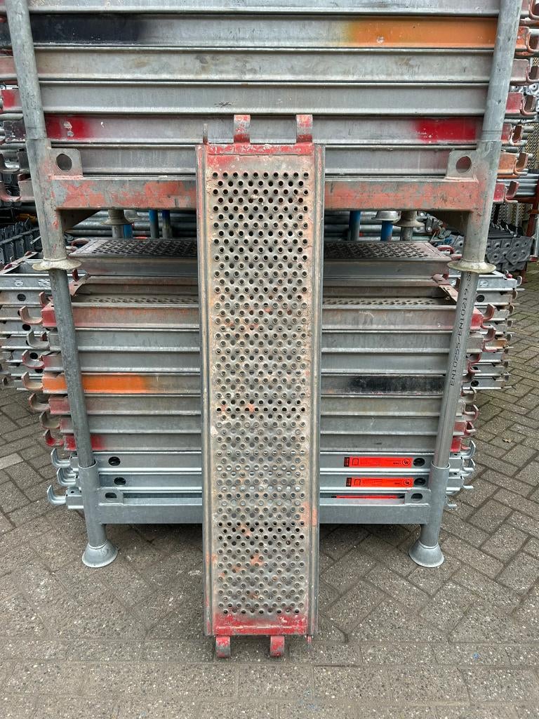 Layher Allround roostervloer 1.40x0.32M buisopleg gebruikt, Enlèvement, Utilisé, Autres types