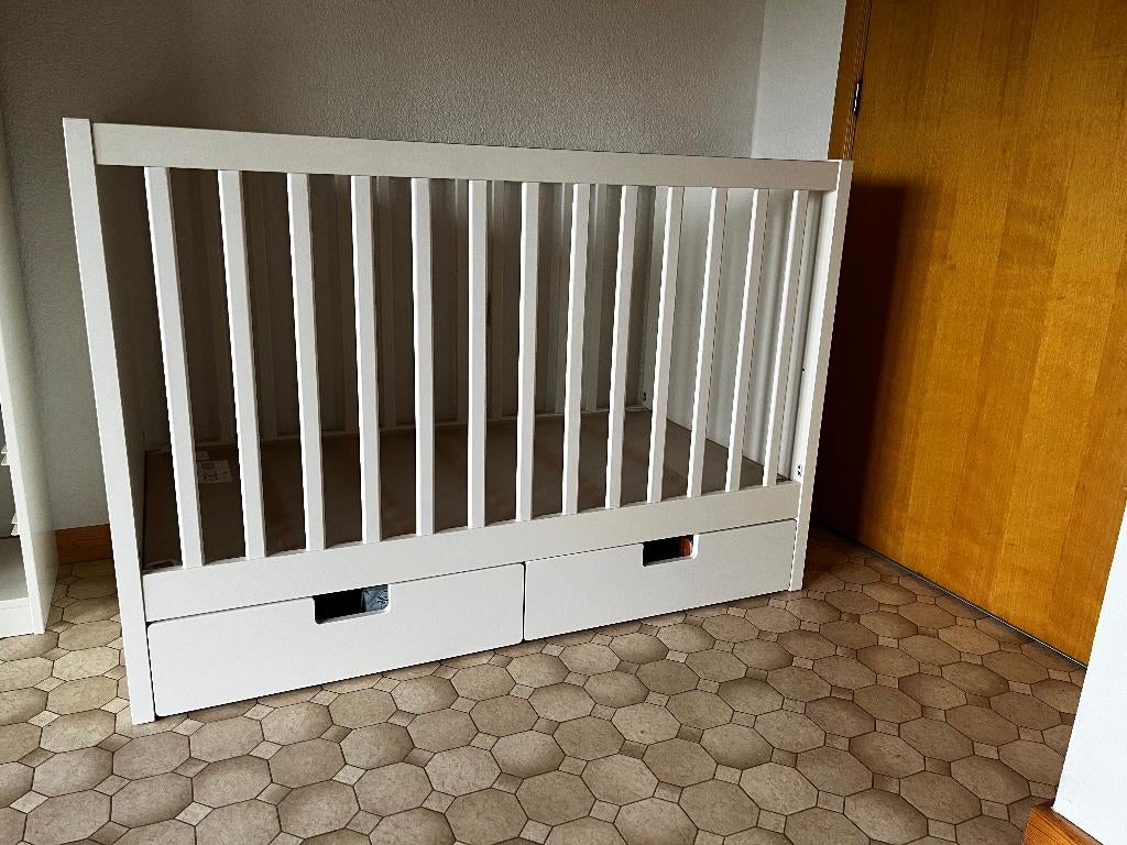 Babybedje ikea - Stuva (wit), Enfants & Bébés, Enlèvement, Utilisé, Lit