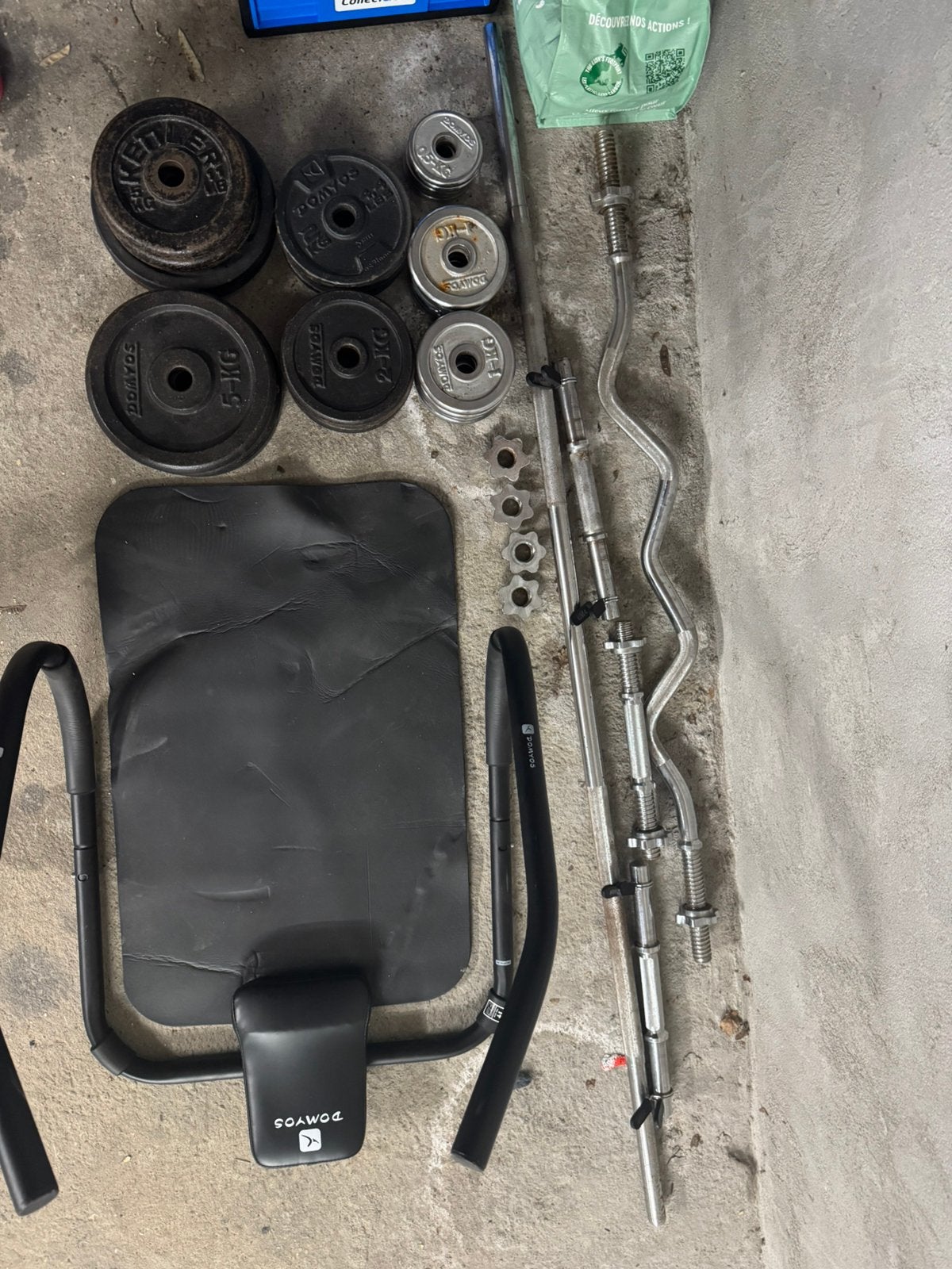64,5 kg gewichten +4 halterstangen +EZ-curlstang +Domyos ABS, Ophalen, Halterstangen