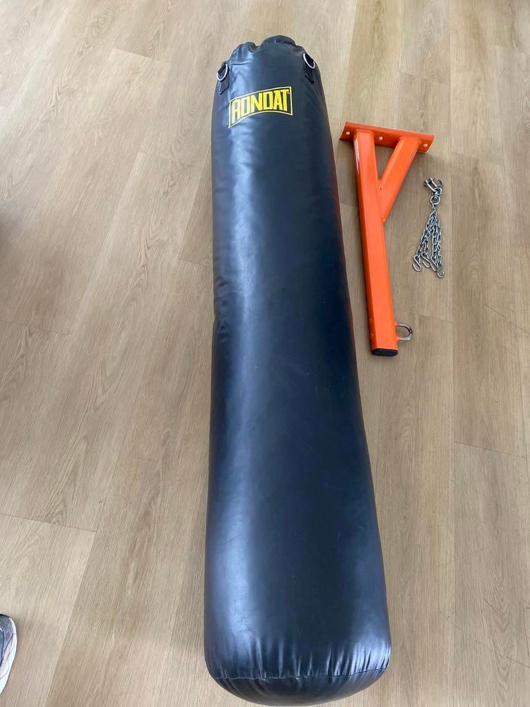 Rondat Bokszak 180cm + Heavy Duty Muurbeugel 90cm (Nieuwstaa, Sport en Fitness, Boksen, Ophalen, Zo goed als nieuw, Bokszak