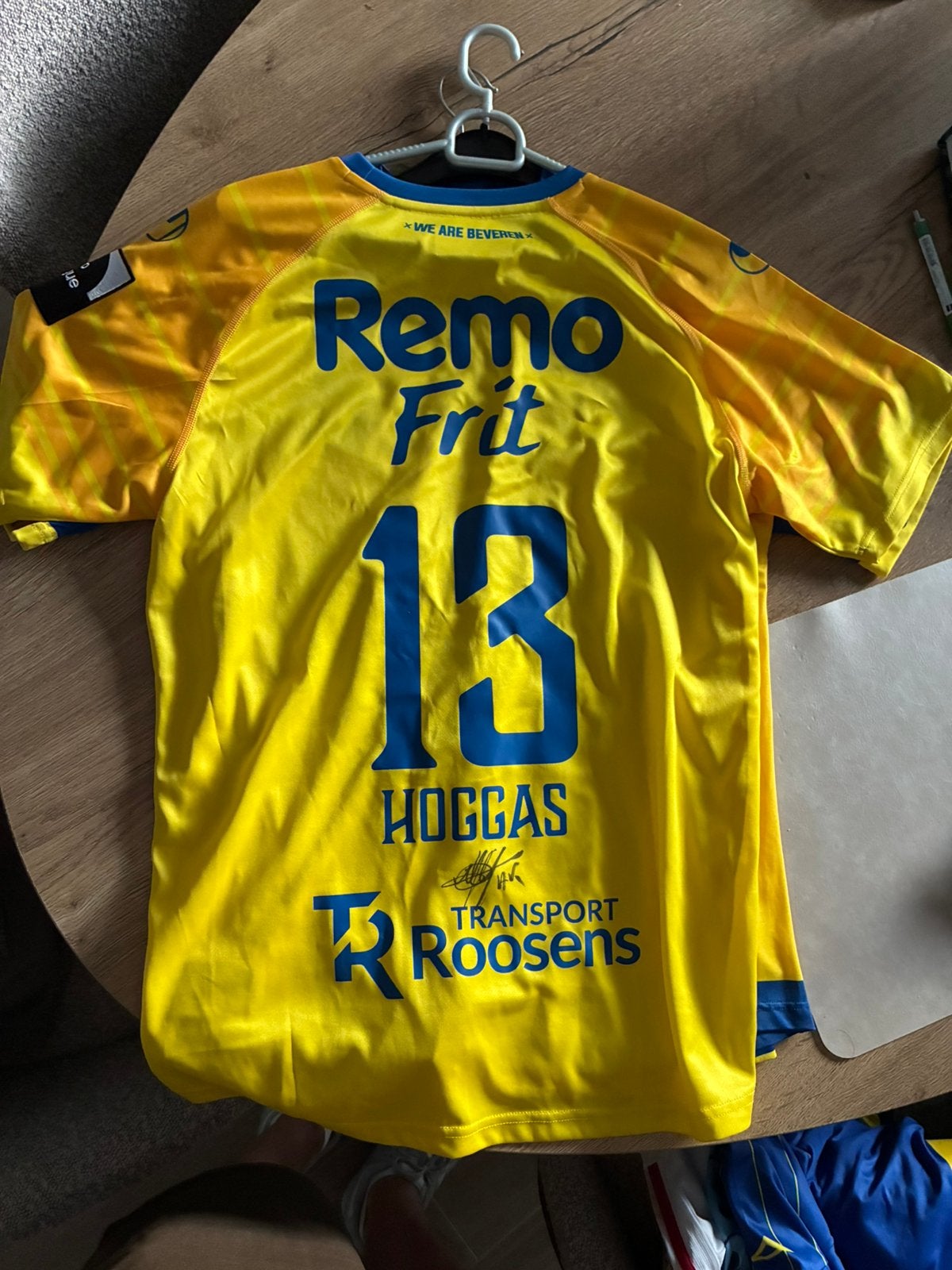 Matchworn Hoggas Waasland-Beveren, Collections, Articles de Sport & Football, Enlèvement ou Envoi, Comme neuf