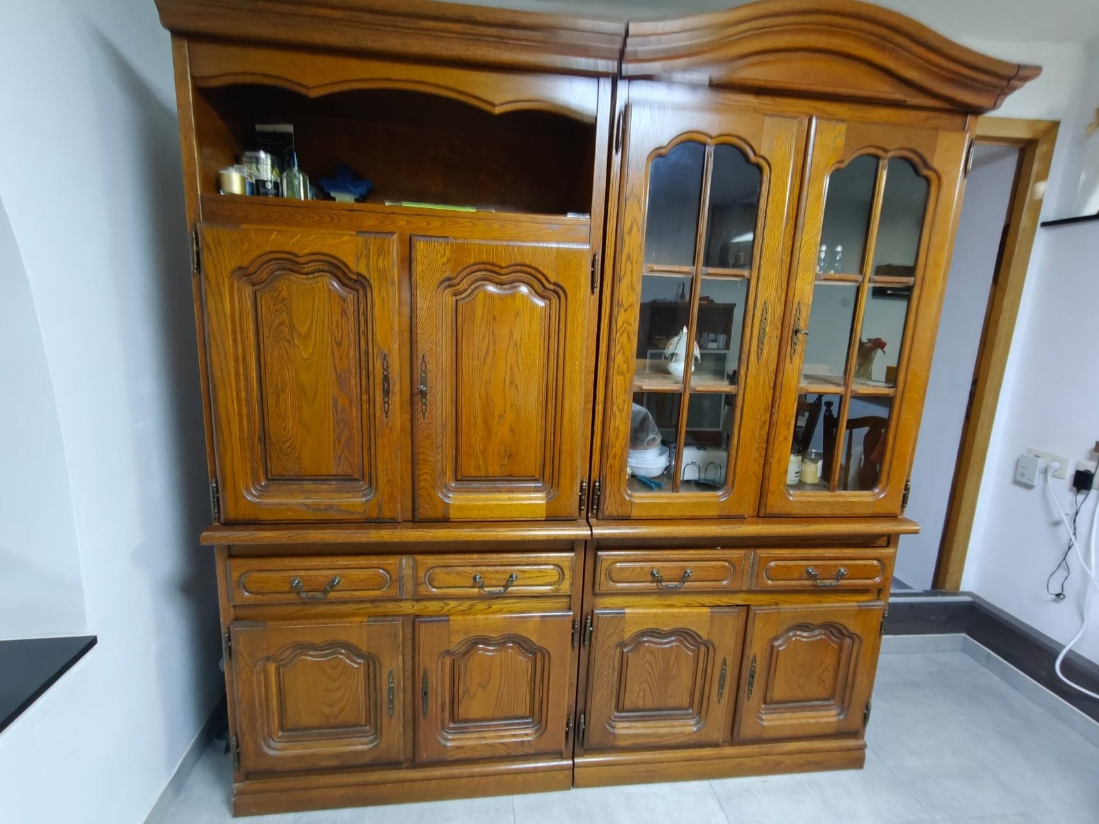 Buffet en bois massif ancien, Maison & Meubles, Enlèvement, Comme neuf
