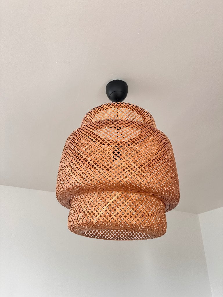 Belle lampe suspendue/plafonnier en rotin- couleur naturelle, Enlèvement, Comme neuf, Bois, E27 (grand)