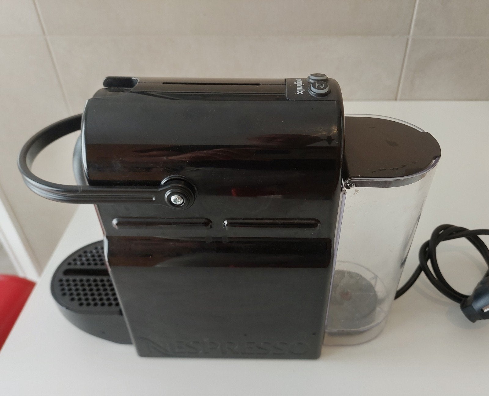 Machine à café Nespresso Inissia de Magimix de 1 an + boite, Electroménager, Machine à espresso, Réservoir d'eau amovible, Enlèvement ou Envoi