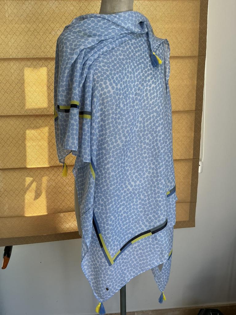 Grote sjaal van Taifun, Ophalen of Verzenden, Zo goed als nieuw, Sjaal