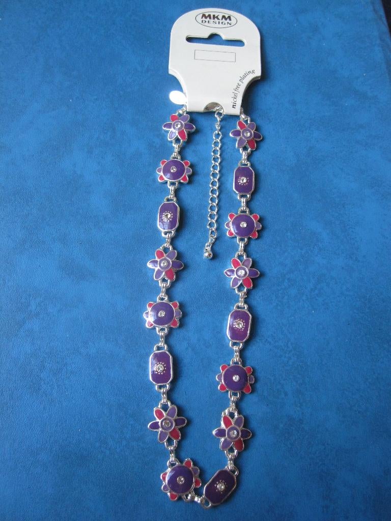 Collier à maillons violets (neuf), Bijoux, Sacs & Beauté, Colliers, Enlèvement ou Envoi, Neuf, Violet, Autres matériaux