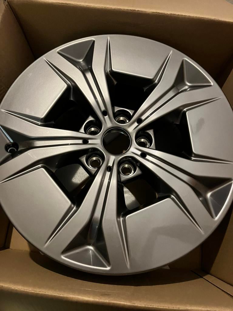 Originele nieuwe 1 velg in doos voor BMW IX1, IX2,X1,X2…, Enlèvement ou Envoi, Pneus été, 17 pouces, Jante(s)