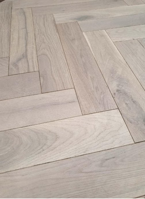 PARTI = DISPARU ! PARQUET EN CHÊNE À CHEVRONS, HUILÉ, PRÊT, Enlèvement