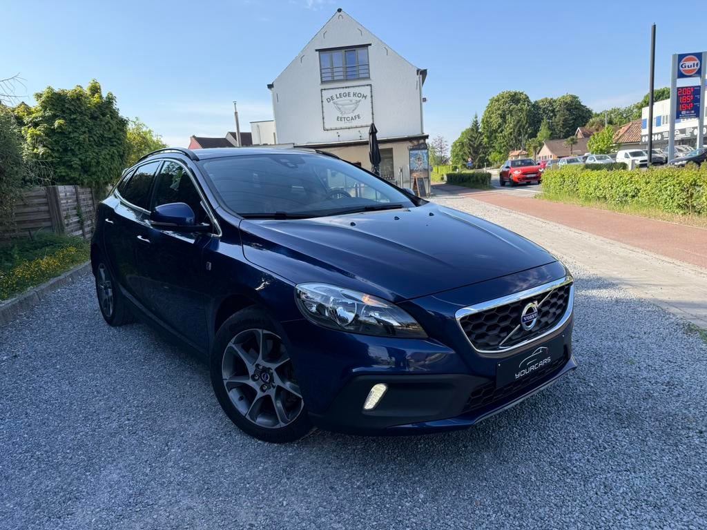 Volvo V40 Cross Country 2.0 T4 AWD Ocean Race Geartronic, Auto's, Volvo, 4 cilinders, Blauw, https://public.car-pass.be/vhr/0fa9b3da-6e8f-4ed6-b339-fcf7ec113e20