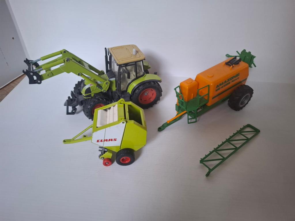 Siku lot tractor trekker en aanhangers, Hobby en Vrije tijd, Modelauto's | 1:32, Gebruikt, Tractor of Landbouw, SIKU, Ophalen of Verzenden