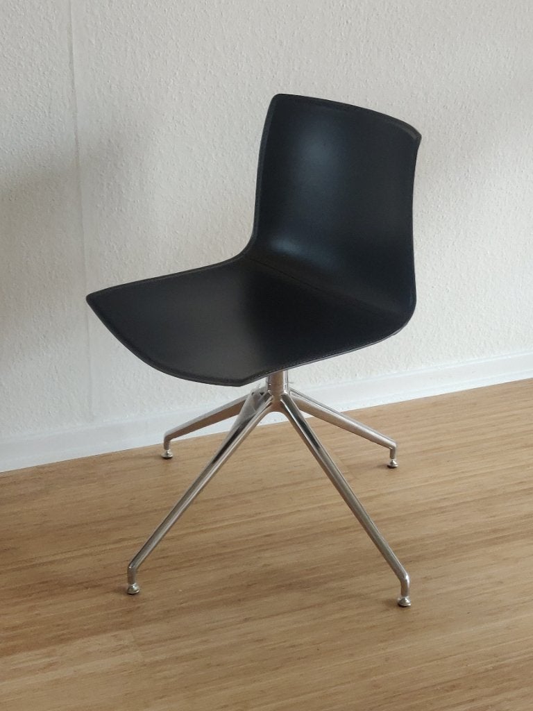 Chaise pivotante Arper Carifa RE 53, Maison & Meubles, Enlèvement, Comme neuf, Noir, Chaise de bureau