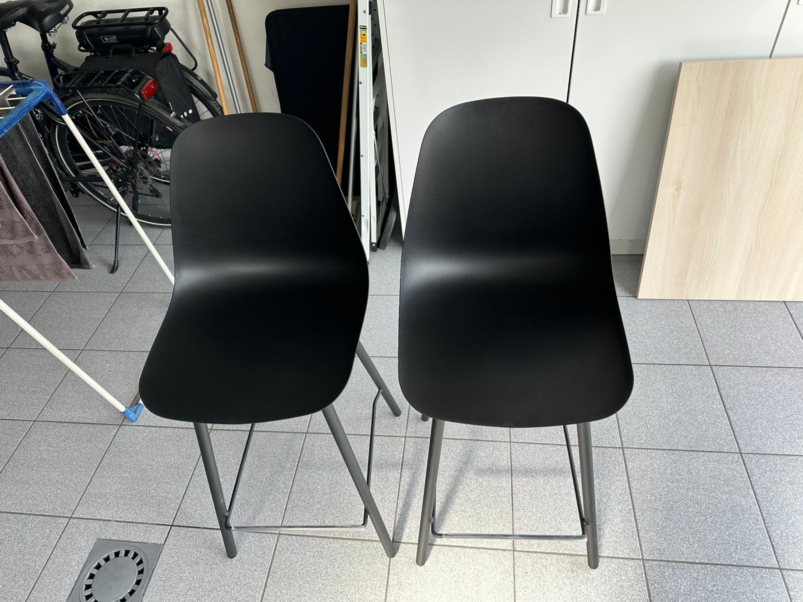 2 hoge stoelen, Huis en Inrichting, Stoelen, Ophalen, Zo goed als nieuw, Kunststof