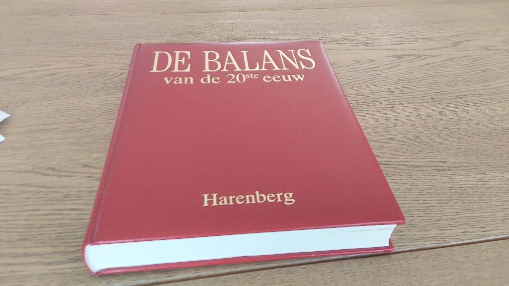 Boek over geschiedenis, Ophalen, Zo goed als nieuw