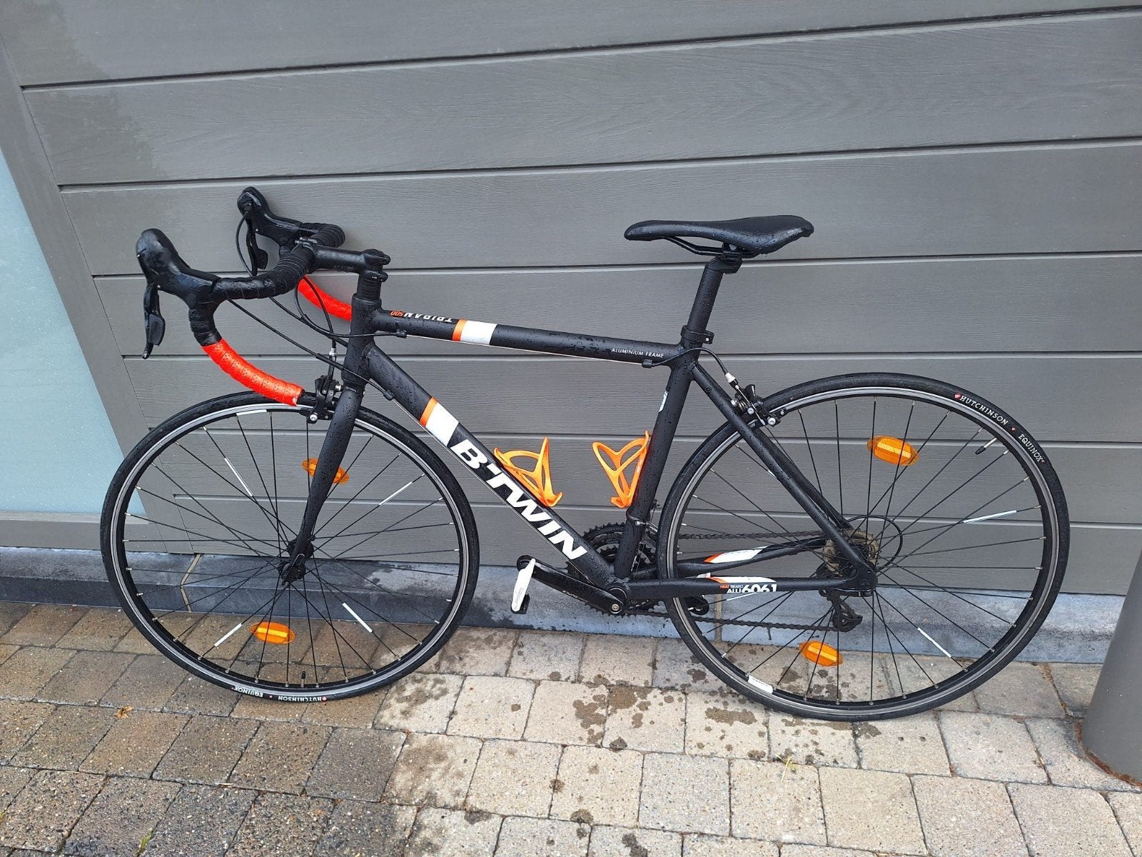 Koersfiets B'twin Triban 500 + schoenen + 2 drinkfleshouders, Fietsen en Brommers, Fietsen | Racefietsen, Ophalen