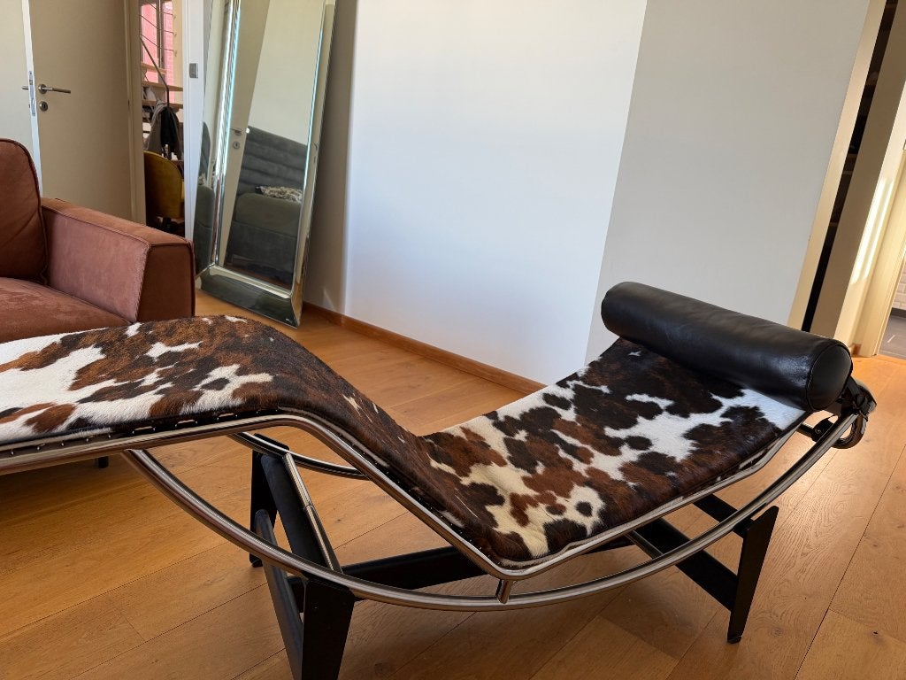 Chaise longue le corbusier (cassina), Huis en Inrichting, Leer, Ophalen of Verzenden, Zo goed als nieuw, Minder dan 150 cm