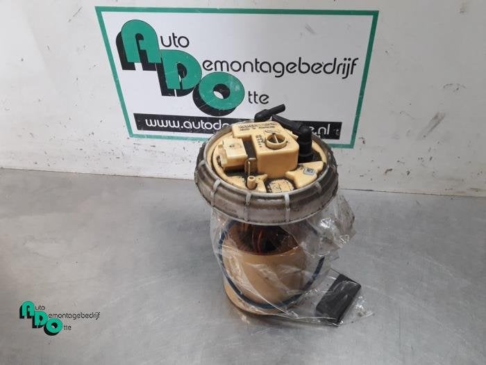 Pompe refoulante d'un Opel Corsa (Corsa D 07-), -, Opel, 3 mois de garantie, Utilisé
