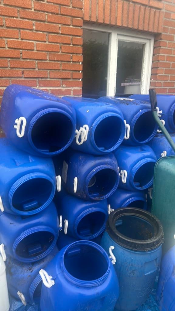 Voedingstonnen 50liter gratis met deksels, Tuin en Terras, Regentonnen, Ophalen, Zo goed als nieuw