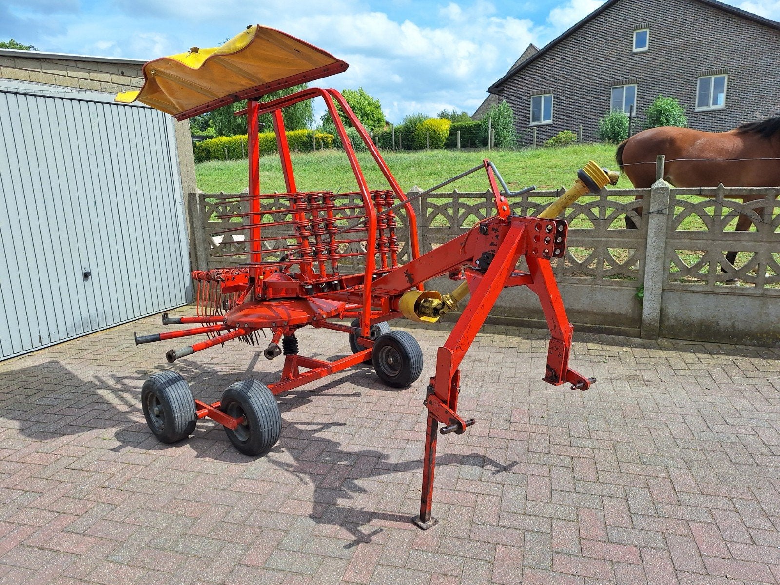 Râteau Fella avec bras amovibles et tandem, Articles professionnels, Agriculture | Tracteurs, Enlèvement