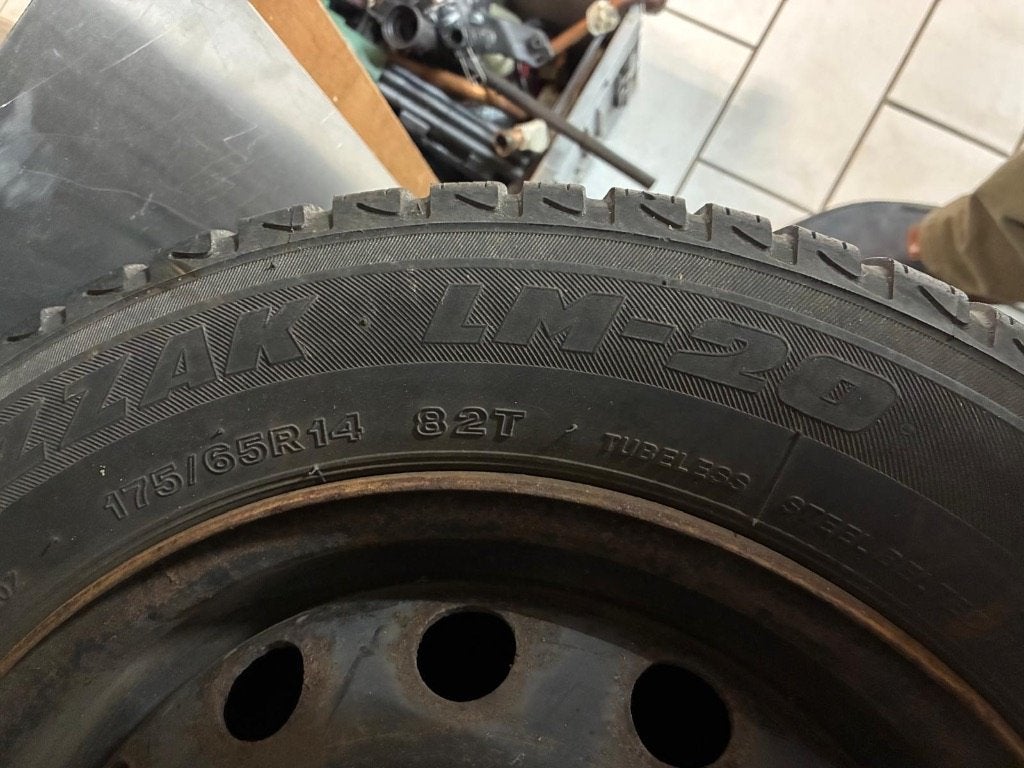 Set winterbanden voor Citroën C3, Auto-onderdelen, 14 inch, Gebruikt, 175 mm, Banden en Velgen