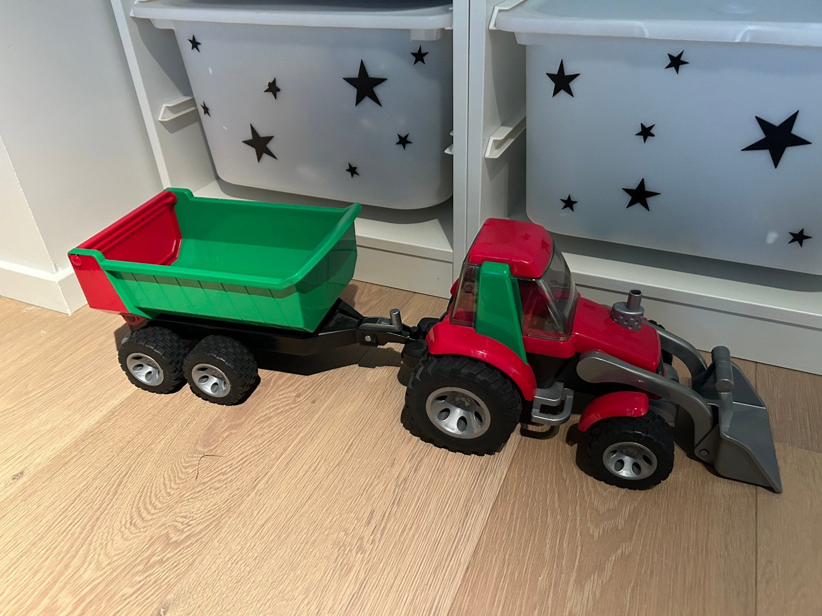 Bruder tractor met aanhangwagen, Ophalen, Zo goed als nieuw