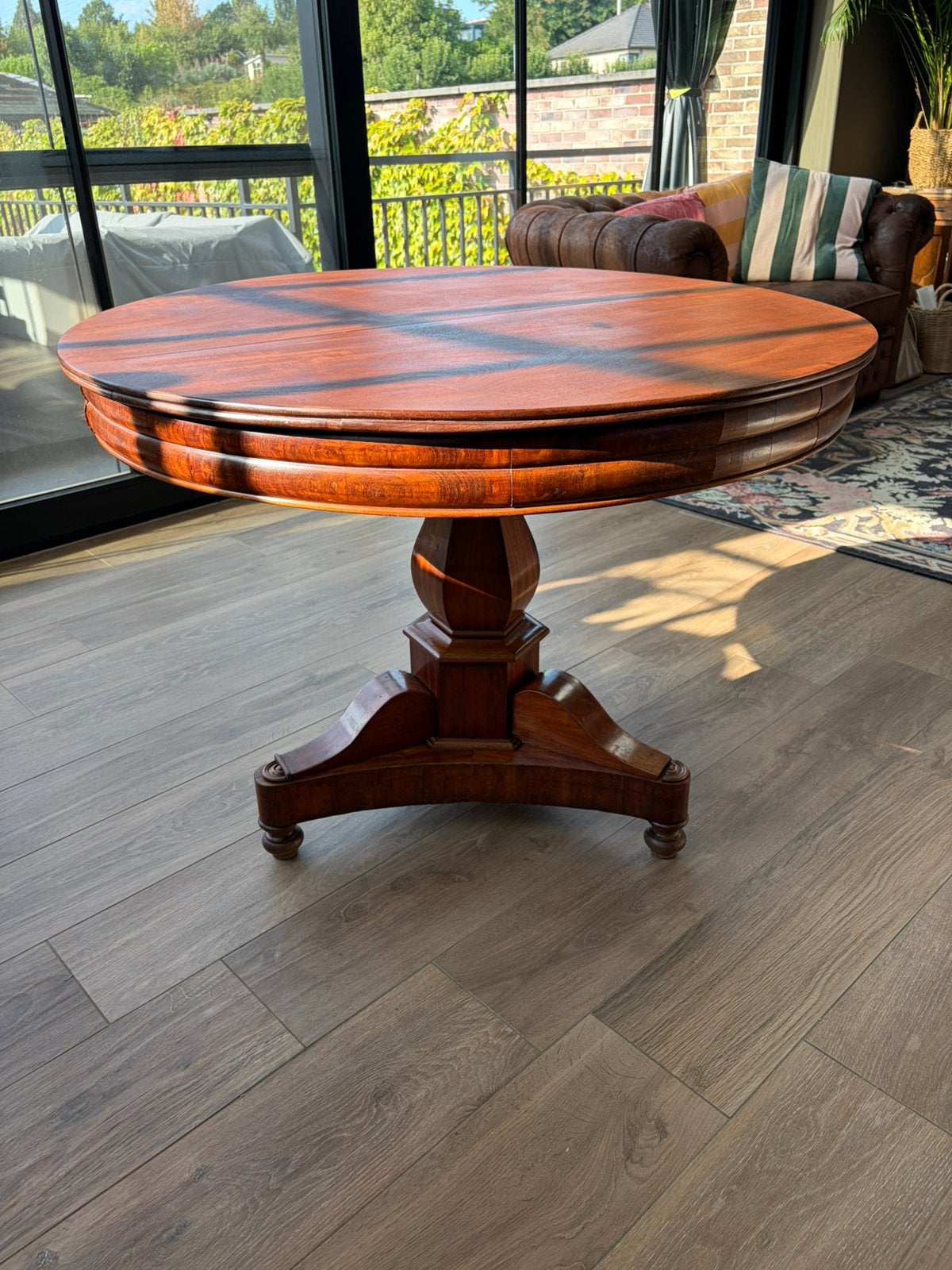 Antieke ronde mahonie tafel op tripodvoet – 19e-eeuwse stijl, Ophalen