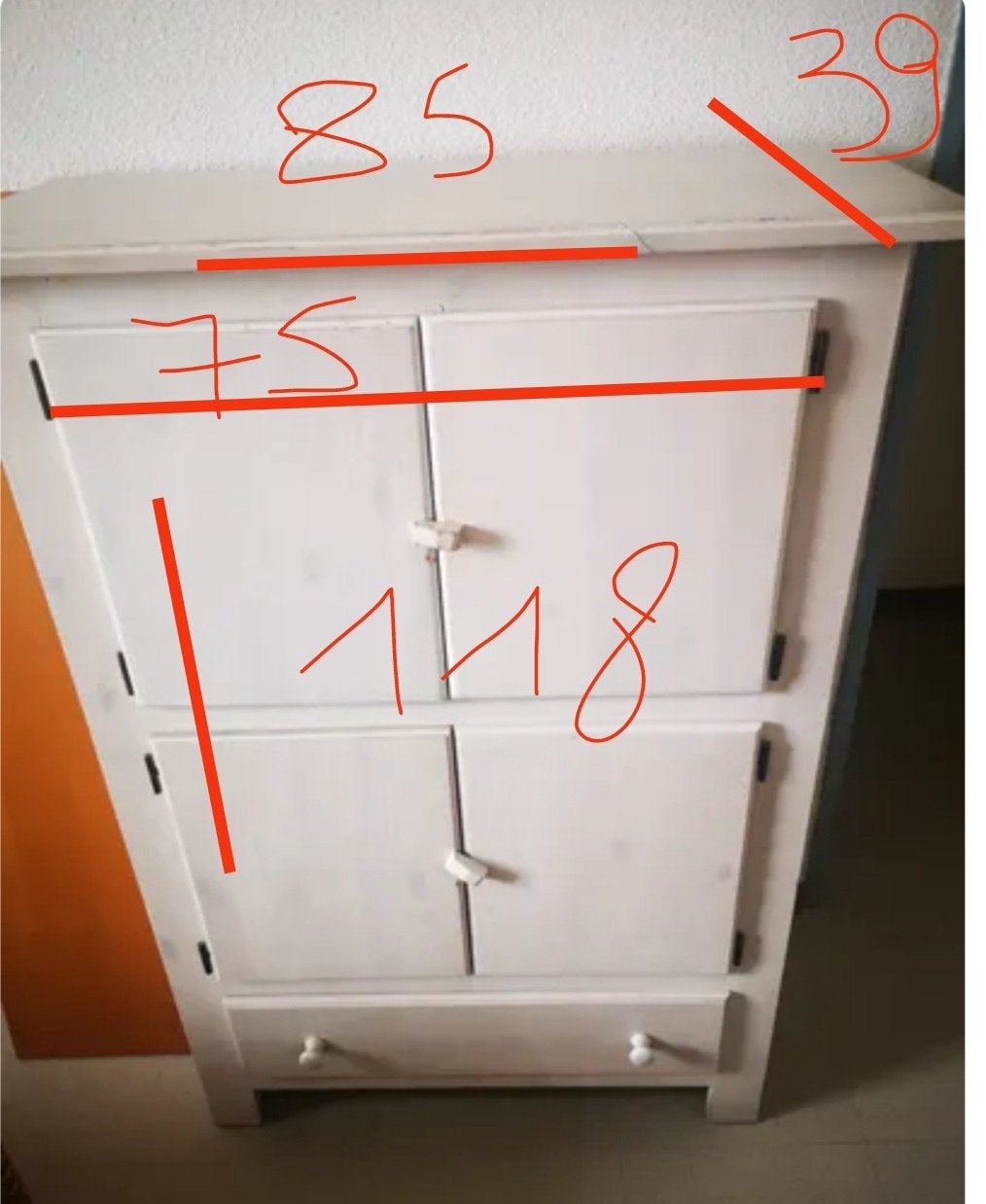 belle armoire ou commode Ikea  en bois patiné blanc, Enlèvement