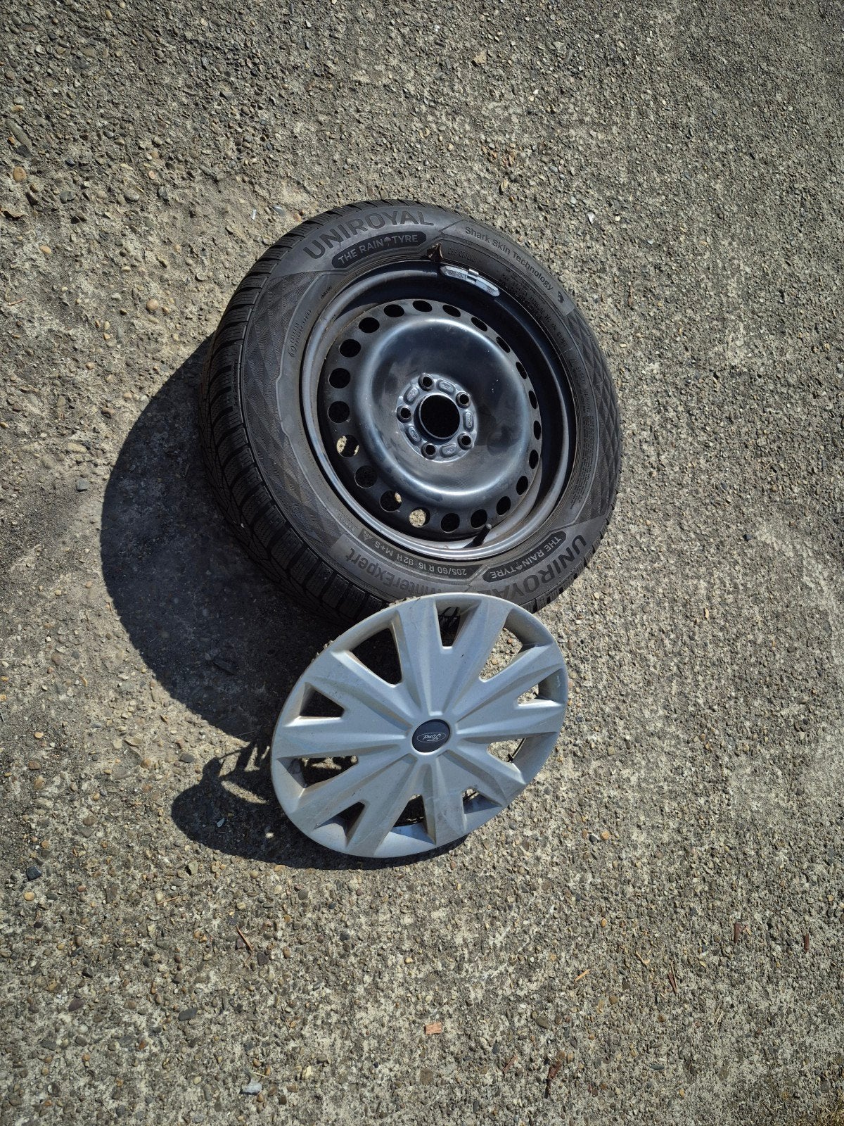 Winterbanden set 4 stuks 205/60 R16, Auto-onderdelen, Banden en Velgen, Ophalen, 205 mm, Winterbanden, Banden en Velgen