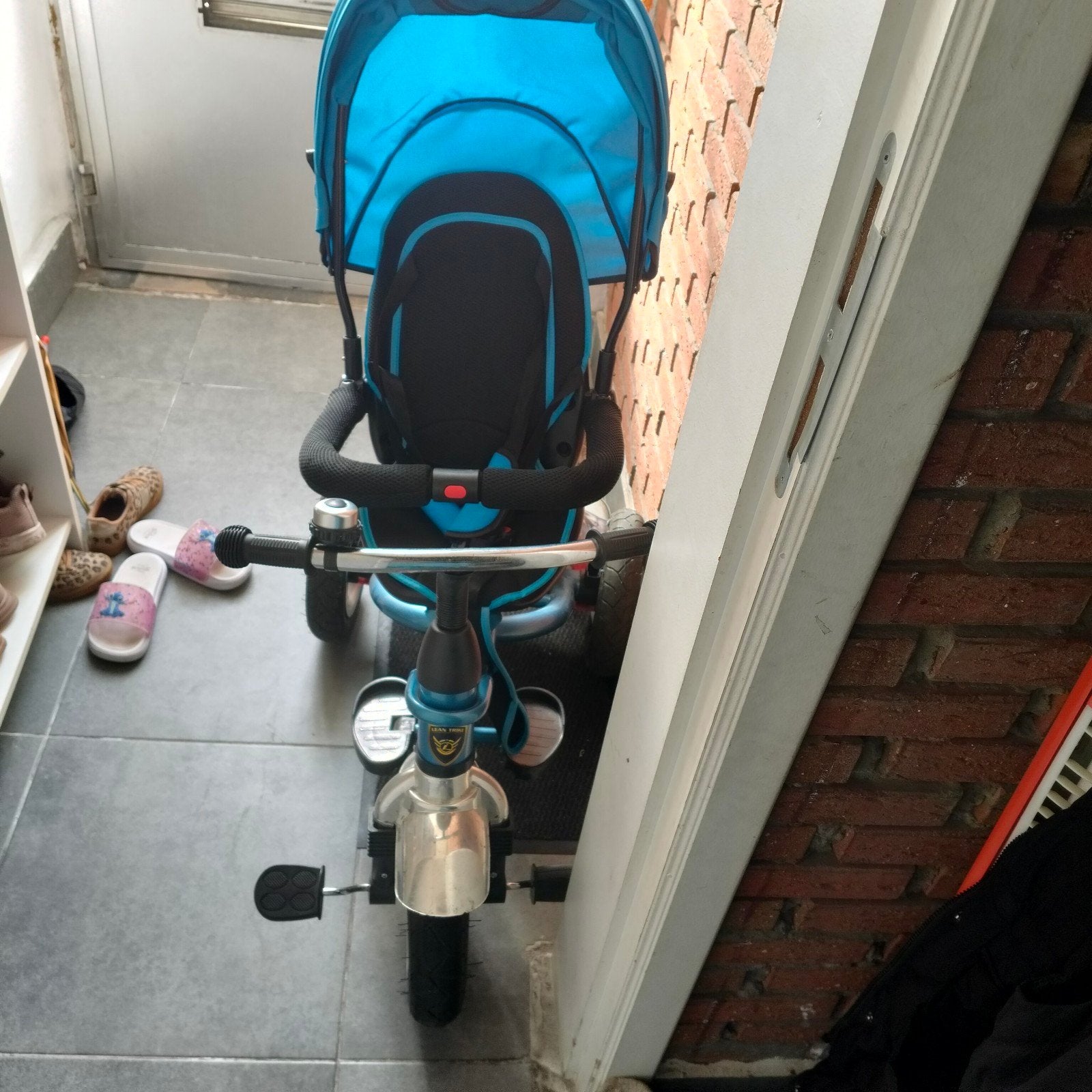 kinder driewieler, Enlèvement