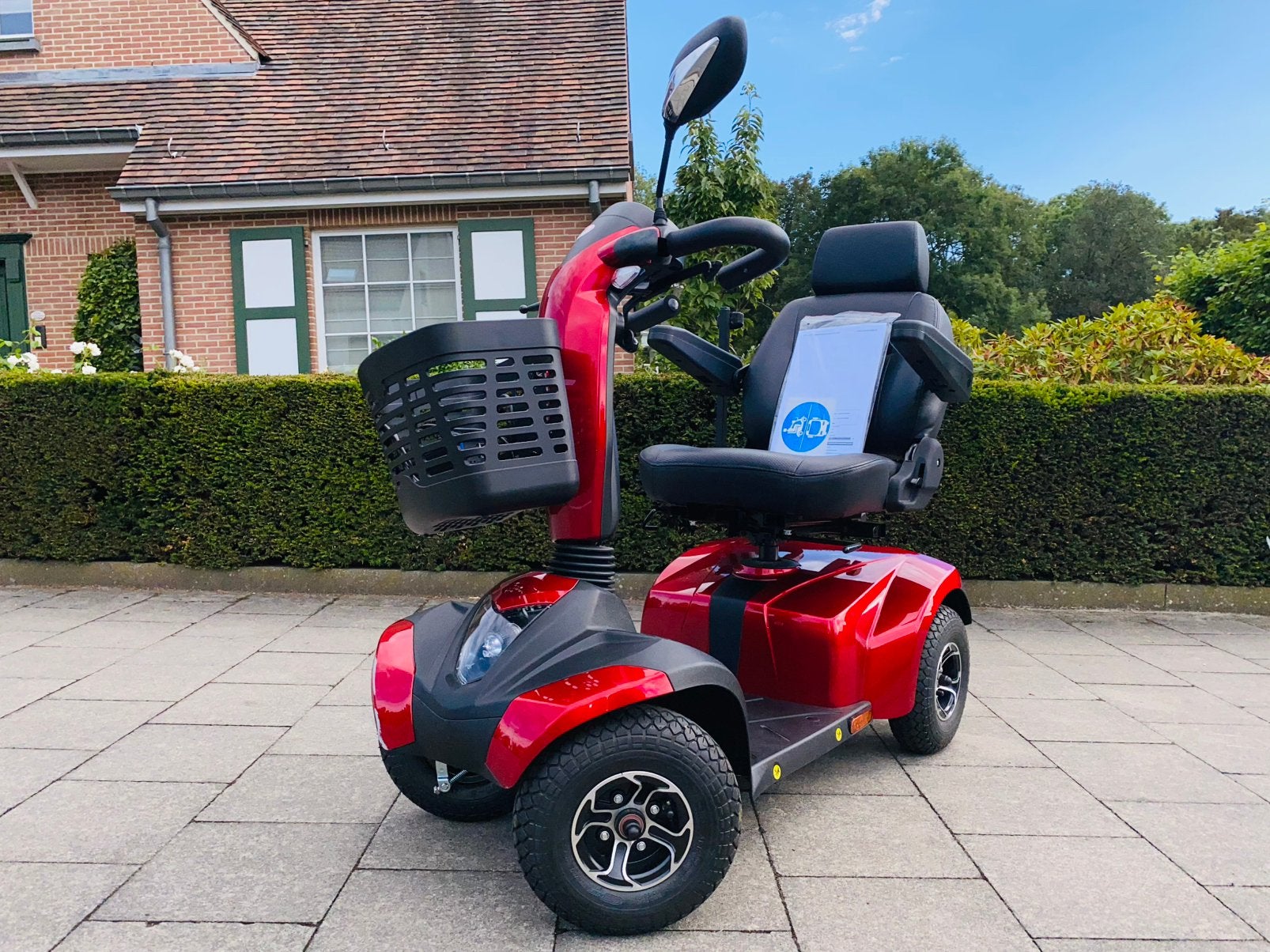 ALS NIEUWSTD Scootmobiel 4W Rode luxueuze Invalide scooter, Diversen, Ophalen of Verzenden, Inklapbaar, Zo goed als nieuw, Elektrische rolstoel