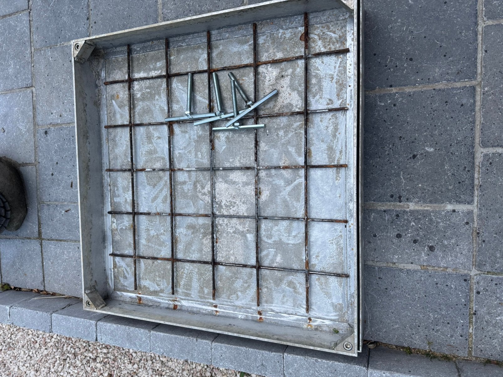 Klinkerdeksel 60x60x8 alu, Ophalen, Gebruikt, Overige materialen, Klinkers