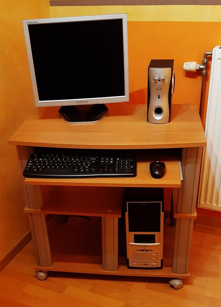 Kit PC + meuble, Enlèvement, Comme neuf