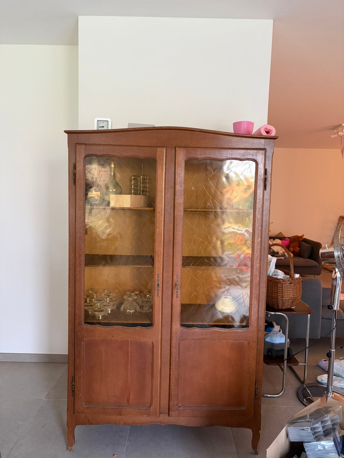 Prachtige oude vitrine kast, Huis en Inrichting, Ophalen, Gebruikt