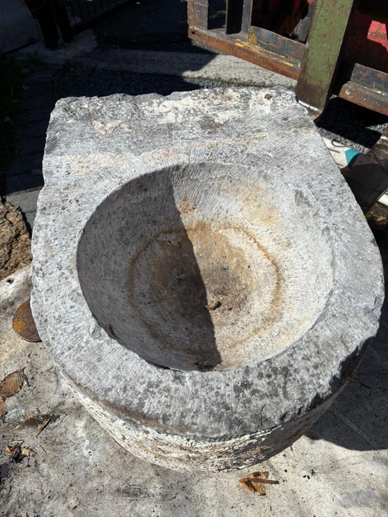 Antieke arduinen wasbak Voor info graag bellen 0474220705, Ophalen