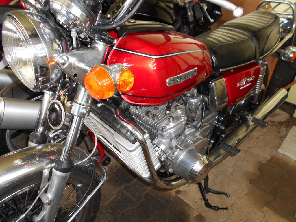 Suzuki GT 750, Motos, 750 cm³, Occasion, 3 cylindres, 12 à 35 kW