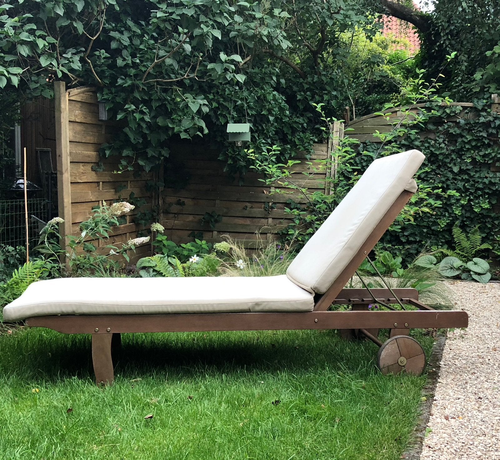 Fauteuil inclinable en bois avec coussin — 50€, Jardin & Terrasse, Enlèvement, Réglable