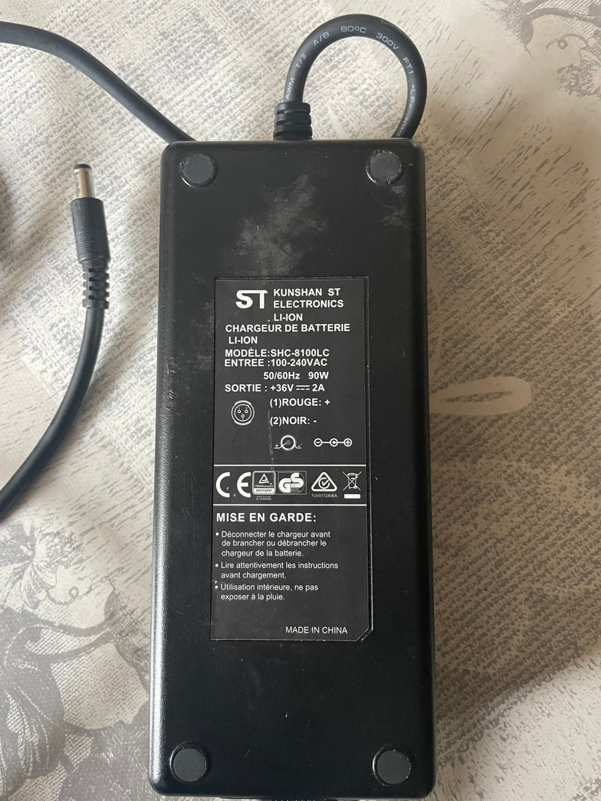Batterijlader 36v, Ophalen of Verzenden, Gebruikt