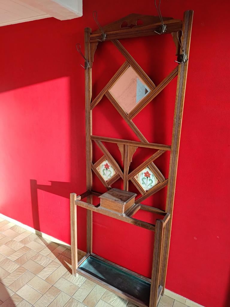 Art nouveau staande kapstok met paraplubak, Enlèvement