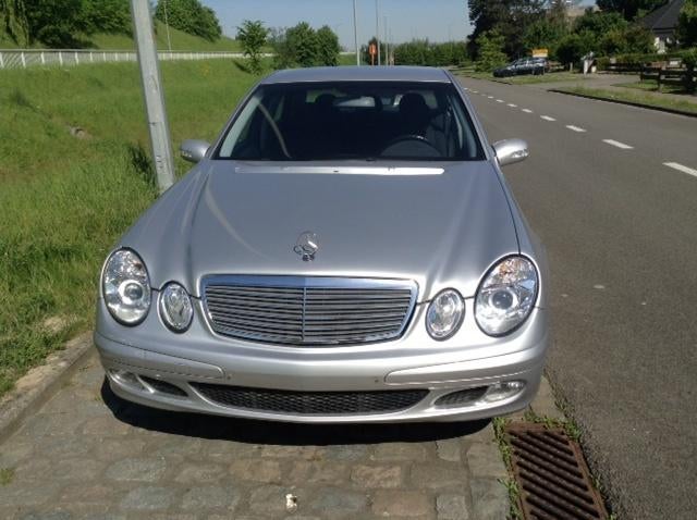 Mercedes E 220 CDI, Autos, Argent ou Gris, Achat, 4 portes, Noir