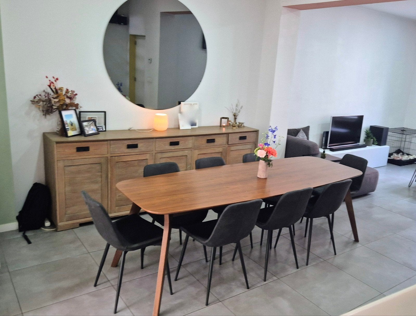 Tafel met acht stoelen, Ophalen, Gebruikt