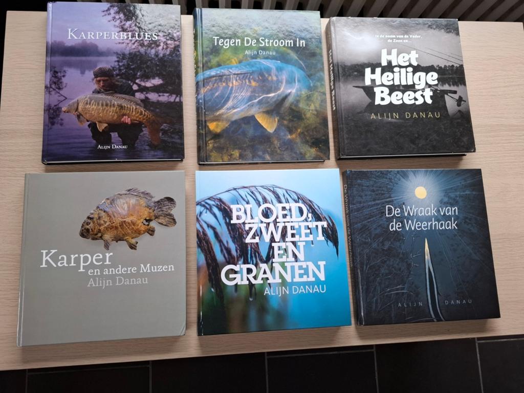 Alle 6 de karperboeken van Alijn Danau met handtekening., Ophalen of Verzenden