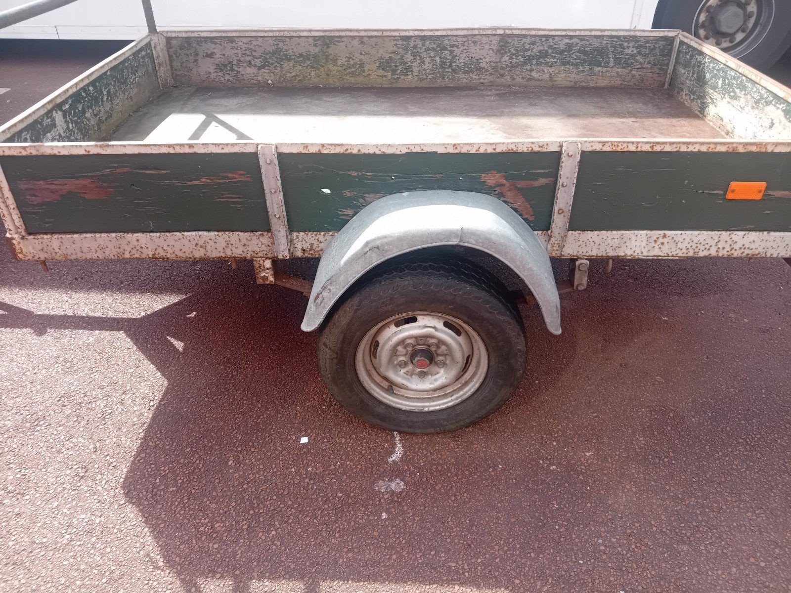 230/125 aanhangwagen, Ophalen