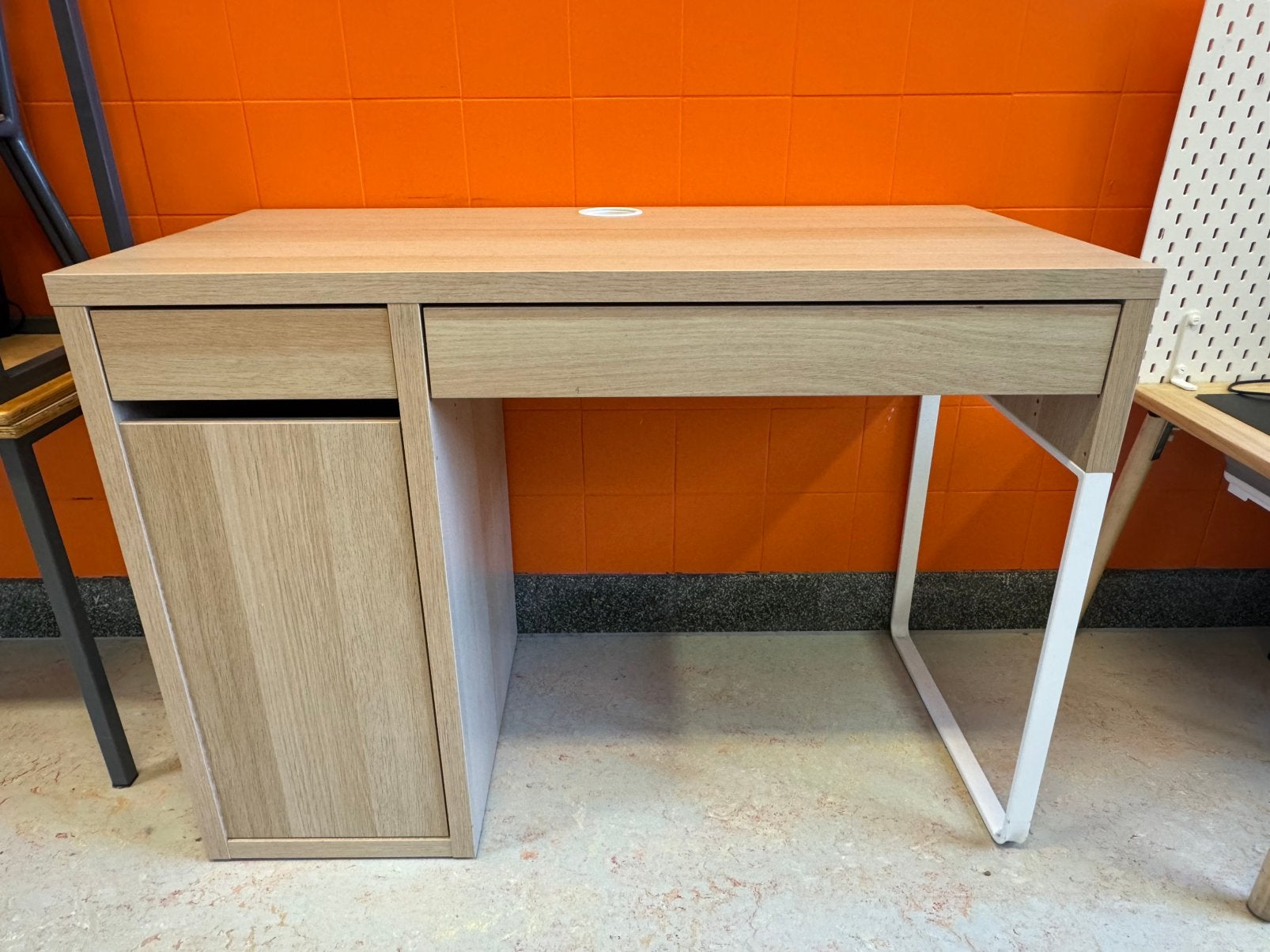 Bureau, Maison & Meubles, Bureaux, Neuf, 105 cm, 50 cm, Goulotte de câbles