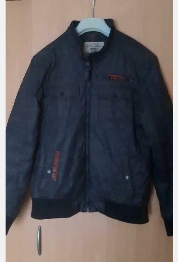 Blauwe jas materiaal afwasbaar maat 170, Kinderen en Baby's, Ophalen of Verzenden, Jongen, Jas