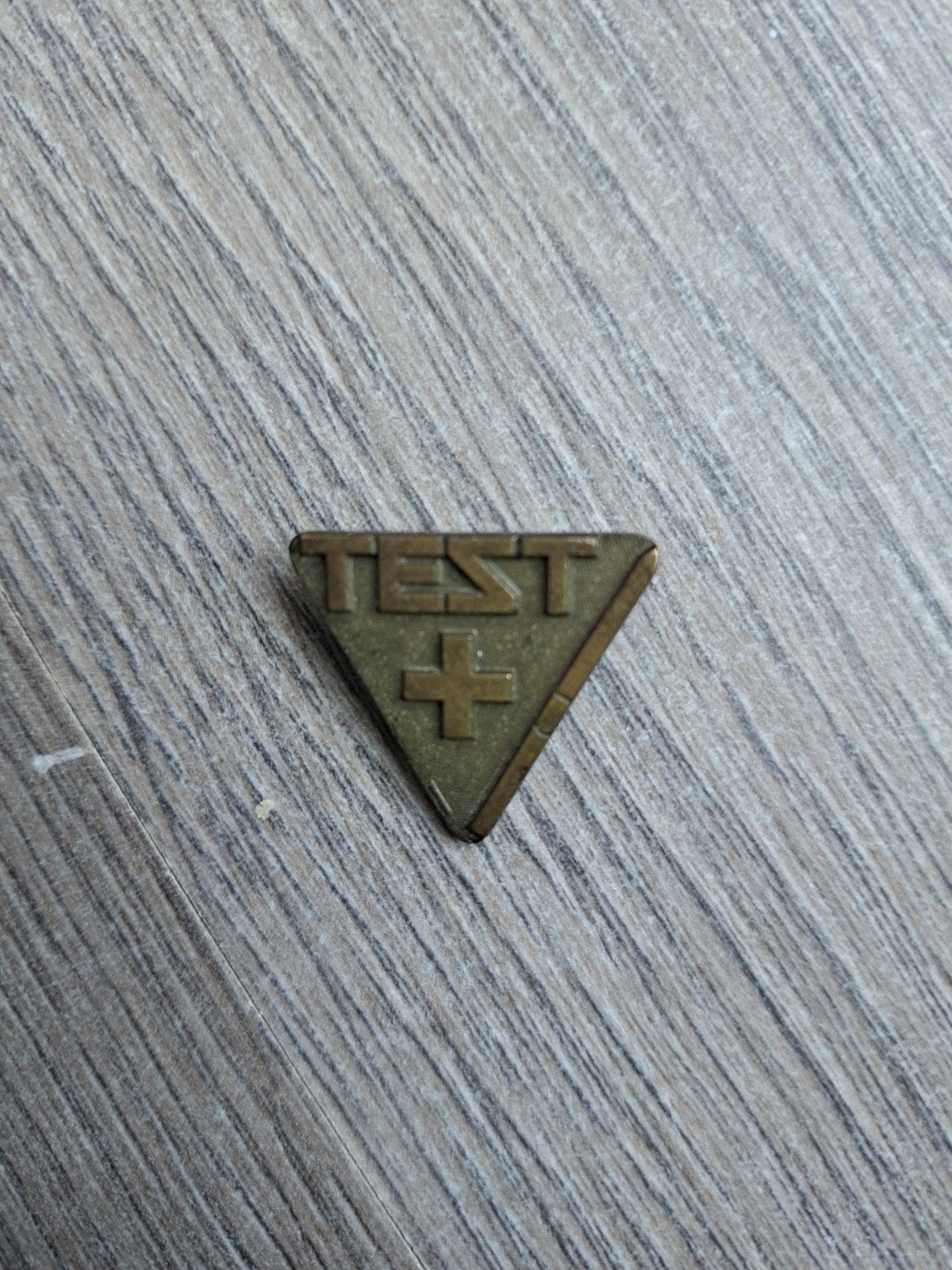 Pins TEST ,Suisse, Enlèvement