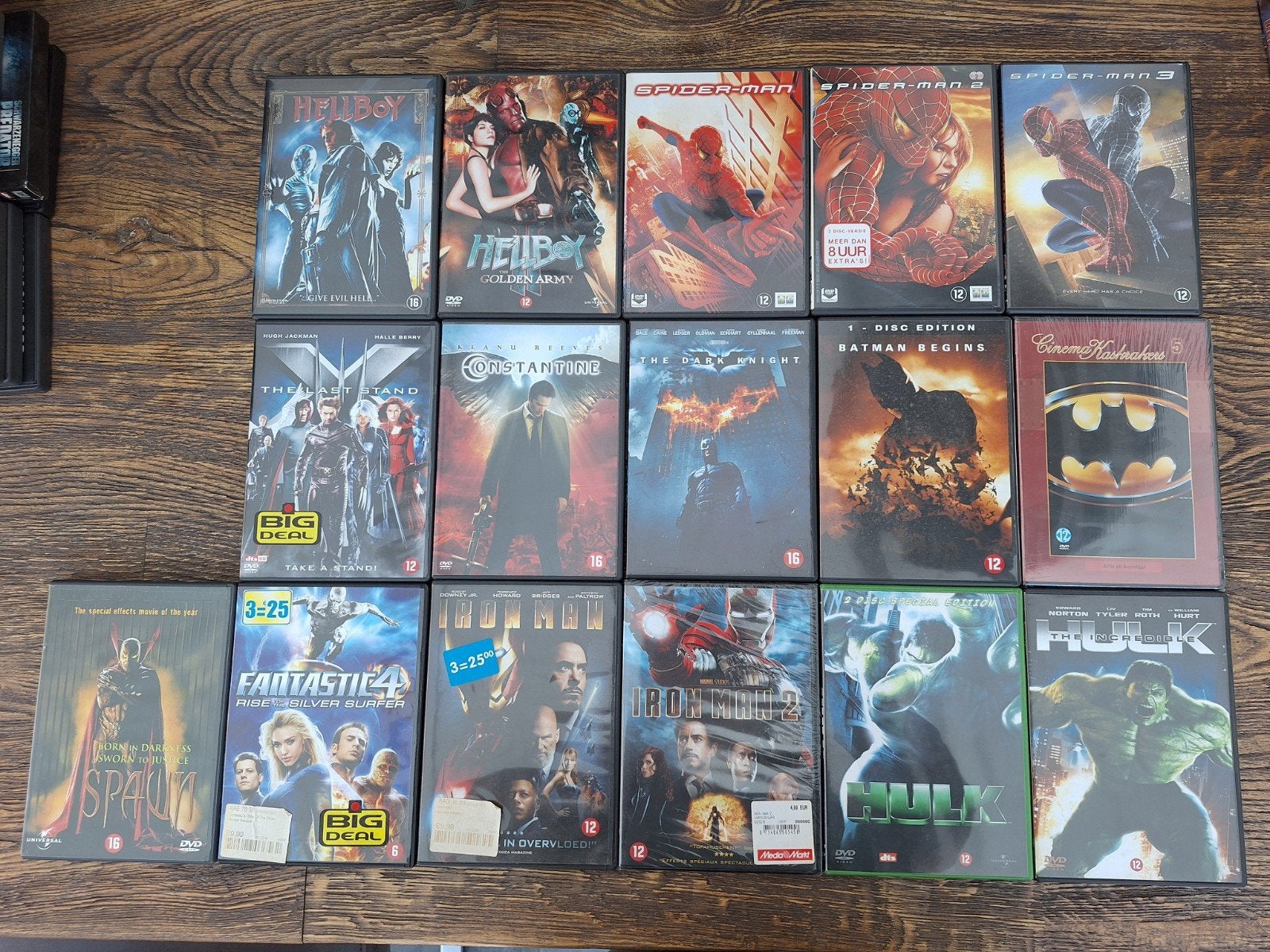 Pakket DVDs - Superhelden, Enlèvement ou Envoi
